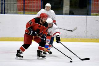 Foto: Ve středečním zápase AKHL hokejisté HC Piráti Volárna porazili HC Mamut 4:1!