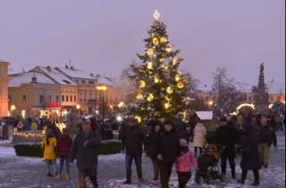 Video: V Čáslavi rozsvítili vánoční strom
