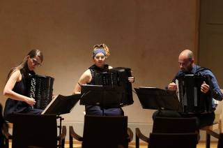 Foto: V Dačického domě koncertovalo Check Accordion Trio