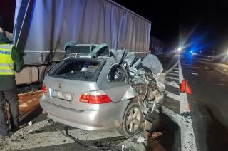 Vážná dopravní nehoda uzavřela v pondělí večer kolínský obchvat