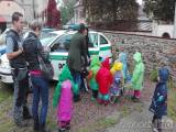 IMG_20151014_101206: Děti z kutnohorského klubu Ošatka byly z návštěvy policie nadšené