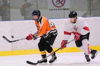 Foto: V úterním zápase AKHL hokejisté HC Piráti Volárna porazili HC Nosorožci 10:1!