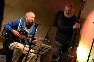 Čtvrteční koncert v kutnohorském Baru 22 patřil folku z 21. století