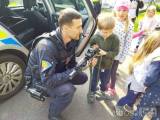 20220504175558_policie014: Kutnohorští policisté se s dětmi sešli na dopravním hřišti