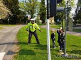 20220504175618_policie032: Kutnohorští policisté se s dětmi sešli na dopravním hřišti