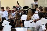 20220621223704_IMG_1557: Foto: Školní rok uzavřely orchestry ZUŠ Kutná Hora koncertem v kostele Matky Boží