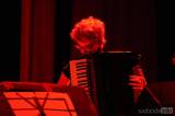 5G6H6484: Foto: Koncertu Michala Karbana a hostů aplaudovala zaplněná malá scéna Tylova divadla