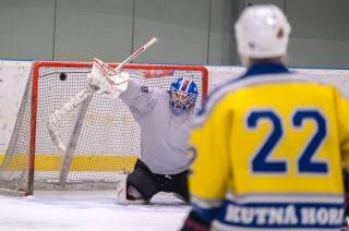 Foto: Ve čtvrtečním zápase AKHL hokejisté HC Predátoři porazili HC Lázeňští orli 8:6!
