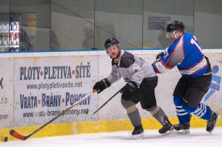 Foto: V pátečním zápase AKHL hokejisté HC Koudelníci porazili HC Ropáci 12:5!