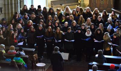 Studentky čáslavské pedagogické školy zazpívaly v evangelickém kostele