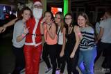 DSC_0176: Foto: Poděbradští hotelováci vítali prázdniny ve stylu vánoční párty