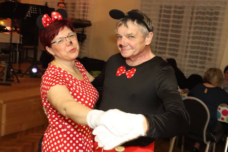 Foto: V kulturním domě v Bahně se v sobotu sešli na Maškarním plese