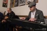20230326002614_batto301: Foto: Paul Batto jr. Trio téměř po roce na den přesně vyprodali Blues Café!