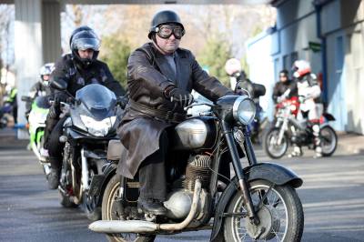 Foto: Několik desítek motorkářů z Freedom vyrazilo na Štědrý den na vyjížďku