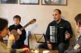 5G6H9745: Foto: Na Vánočním koncertě v Blues café zahráli Jan Karban a Adam Svoboda