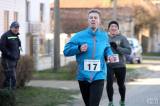 5G6H2145: Závodníky 31. Silvestrovského běhu ve Svatém Mikuláši přivítalo mrazivé počasí