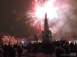 DSCN7979: Foto, video: Na čáslavský novoroční ohňostroj bylo zvědavé zaplněné Žižkovo náměstí