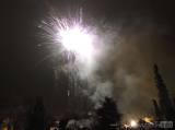 DSCN7981: Foto, video: Na čáslavský novoroční ohňostroj bylo zvědavé zaplněné Žižkovo náměstí