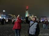DSCN8004: Foto, video: Na čáslavský novoroční ohňostroj bylo zvědavé zaplněné Žižkovo náměstí