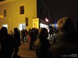 DSCN8030: Foto, video: Na čáslavský novoroční ohňostroj bylo zvědavé zaplněné Žižkovo náměstí
