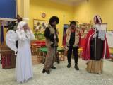20231201145324_kank03: Foto: Za dětmi v malínské školce U Skřítků dorazil Mikuláš se svým doprovodem!