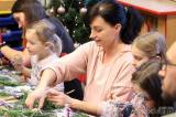 20231212203737_IMG_3554: Foto: Děti z Pastelky jsou přichystané na Vánoce, v úterní dílničce měly plné ruce práce!