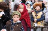 20231213202550_IMG_3710: Foto: Na vánočním jarmarku v kutnohorské Pohádce tradičně dražili sladkého kapra!