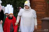 20231213202557_IMG_3725: Foto: Na vánočním jarmarku v kutnohorské Pohádce tradičně dražili sladkého kapra!