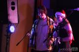 20231216004151_IMG_4860: Foto: Vánoční rockový zážitek si v Potěhách připravila skupina Walking Down!