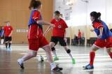 5G6H5708: Foto: Vítězství v sobotním fotbalovém turnaji žen oslavují Čáslavandy