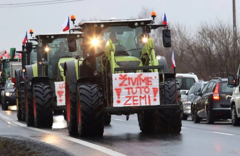 Zemědělci z Kutnohorska a Kolínska s více jak 160 stroji se připojili k protestům