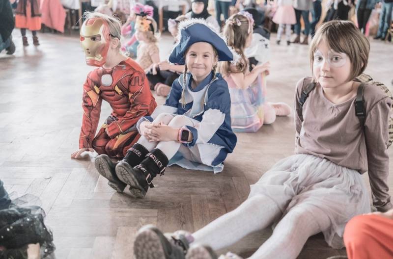 Foto: Na karnevalu v křesetické sokolovně v neděli řádily děti!