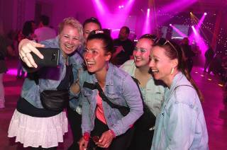 Foto: „Retro disco“ v Lorci opět rozproudilo pořádný večírek!
