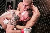 Foto: Z fighterů MMA tekla v Poděbradech krev. Zvítězil i Martin Heller