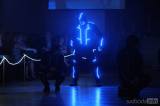 5G6H4148: Foto: Průmyslováci oslnili maturitním plesem ve futuristickém stylu!