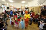 5G6H6596: Foto: Pořádná karnevalová párty se rozjela v neděli v kutnohorském Domě dětí a mládeže