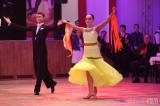 5G6H0081: Foto: Čtvrtý taneční ples v kulturním domu Lorec nabídl pestrý program