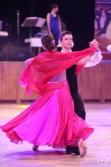 5G6H0115: Foto: Čtvrtý taneční ples v kulturním domu Lorec nabídl pestrý program