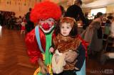 5G6H0979: Foto: S církvickými dětmi si na nedělním karnevale pohrál i Shrek