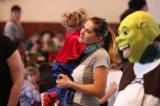 5G6H0987: Foto: S církvickými dětmi si na nedělním karnevale pohrál i Shrek