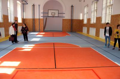 Tělocvična ZŠ Žižkov v Kutné Hoře je po kompletní rekonstrukci podlahy opět v provozu!