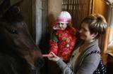Foto: Děti z MŠ Benešova II navštívily domácí zvířata na statku v Přítoce