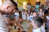 20160623172907_5G6H6578: Foto: Laďka Šibravová a Petr Štolba vypravili do velké školy další desítky dětí