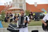20160703210804_pepino008: „Kulturní léto v GASK“ v zahradách Jezuitské koleje zahájil Pepíno Matura Band