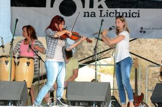 Soutěž: Vyhrajte další dvě volné vstupenky na sobotní festival Folk na Lichnici