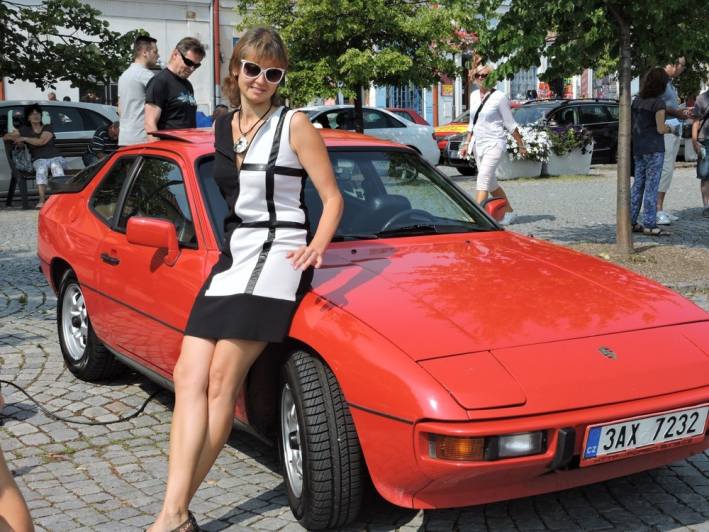 Foto, video: Centrum Čáslavi v sobotu ozdobily vozy značky Porsche