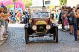 20160821001641_IMG_0534m: Foto: Centrum Kutné Hory patří o víkendu především historickým vozidlům
