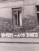 20160821173330_13: Husova ulice - Vzkaz okupačním vojákům napsaným vápnem na zeď se v Čáslavi dochoval dodnes
