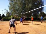 20160830105214_20160827_111859: Foto: Volejbalový turnaj v obci Brambory ovládl tým Skvadry
