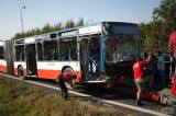 20160911175512_x-9455-2: Foto/Aktualizováno: Při havárii autobusu se u Doubravčan zranila víc jak desítka cestujících